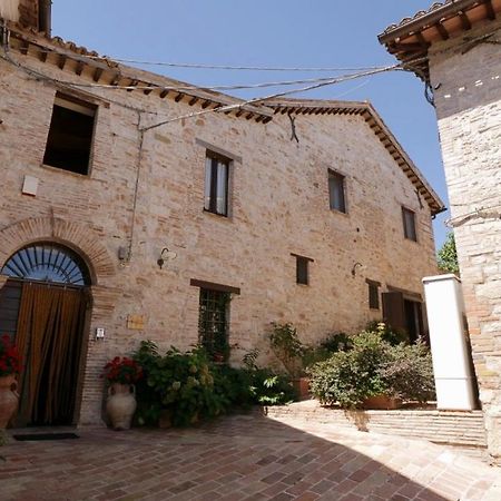 קמרינו Borgo De' Varano By Hotel I Duchi מראה חיצוני תמונה