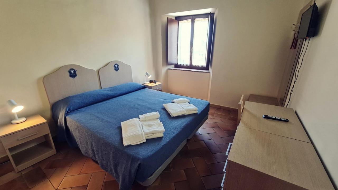 קמרינו Borgo De' Varano By Hotel I Duchi מראה חיצוני תמונה