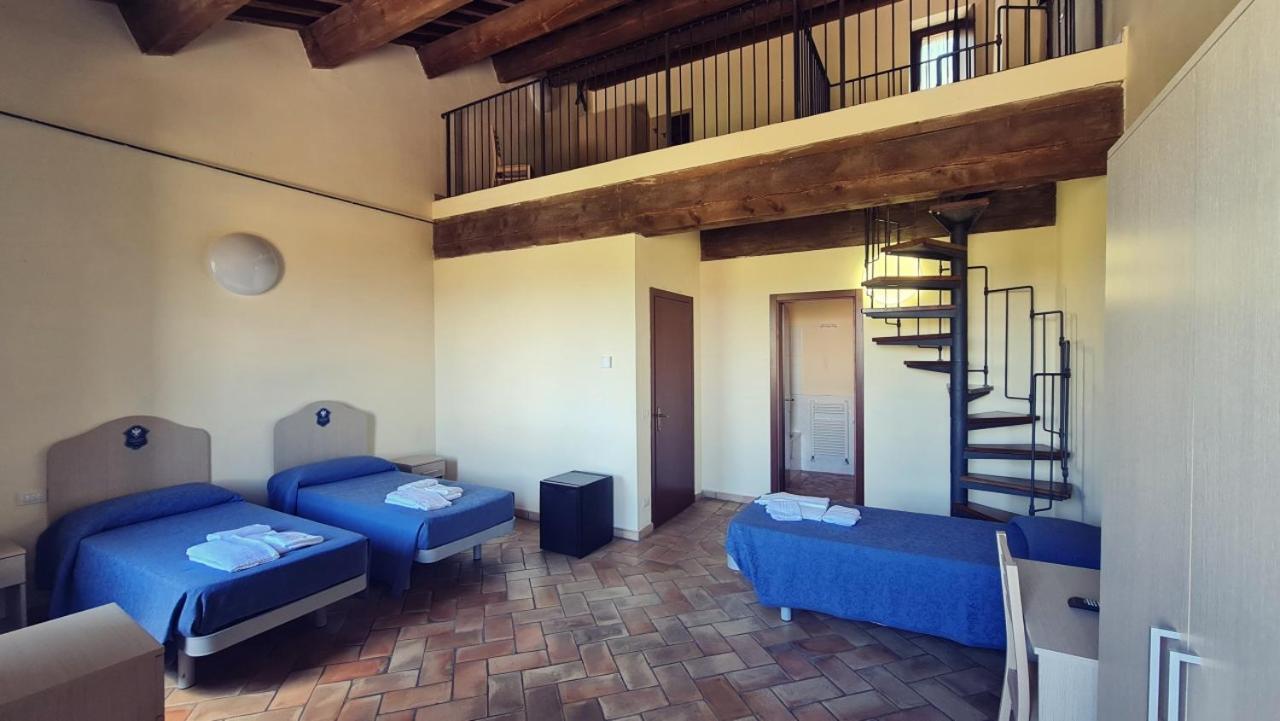 קמרינו Borgo De' Varano By Hotel I Duchi מראה חיצוני תמונה