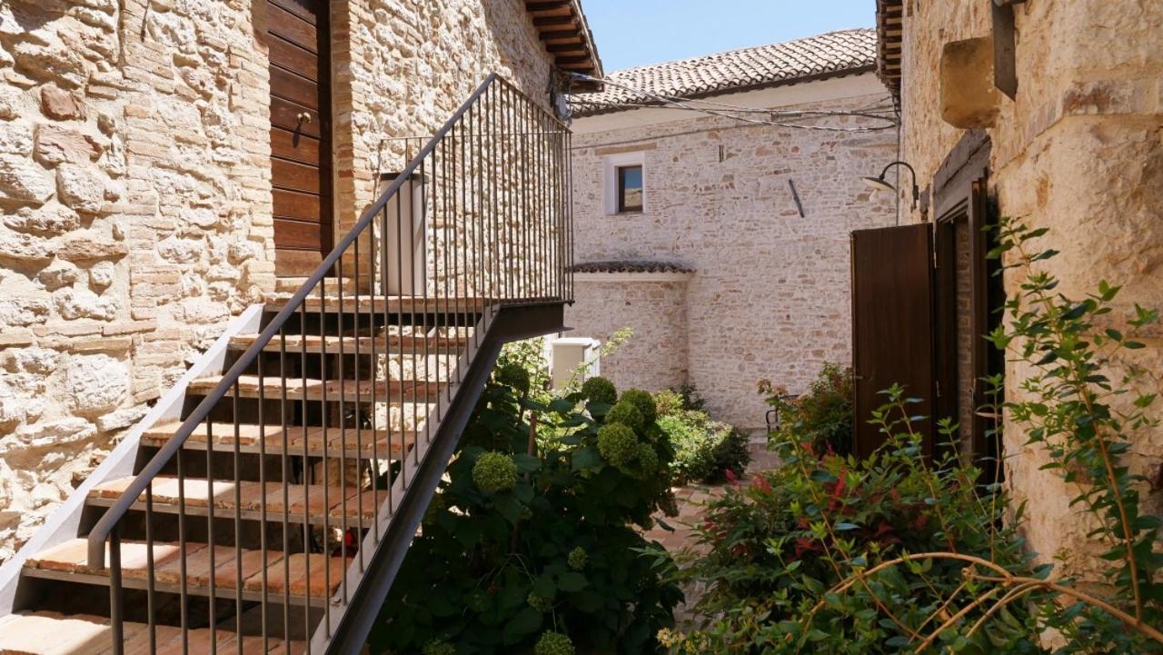 קמרינו Borgo De' Varano By Hotel I Duchi מראה חיצוני תמונה