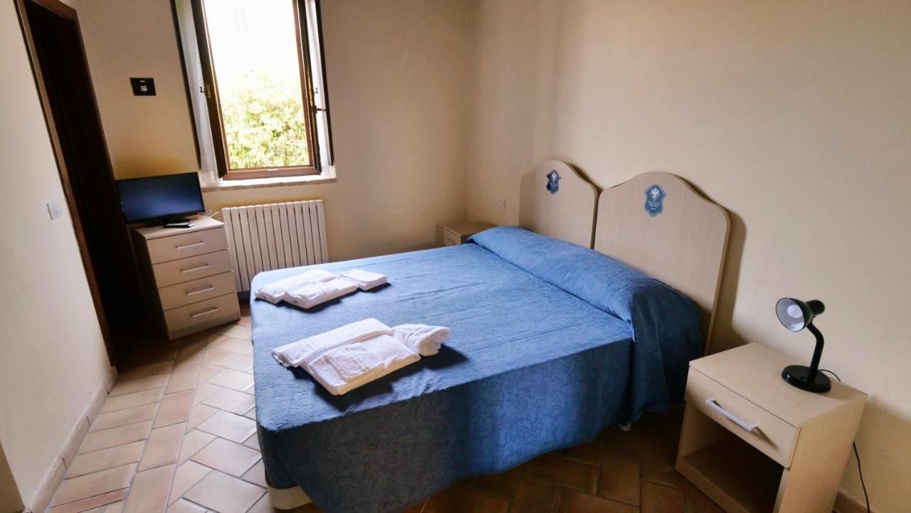 קמרינו Borgo De' Varano By Hotel I Duchi מראה חיצוני תמונה